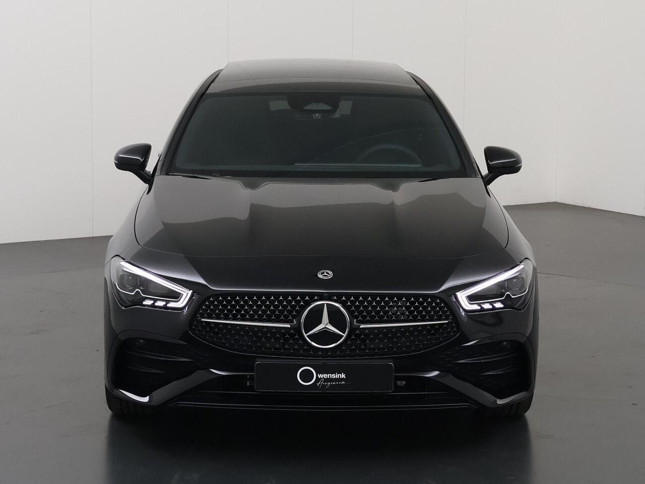 Mercedes-Benz CLA-KLASSE Shooting Brake 250e Business Solution AMG | Nightpakket | Panoramadak | Parkeercamera | Stoelverwarming | Keyless Entry/Go |