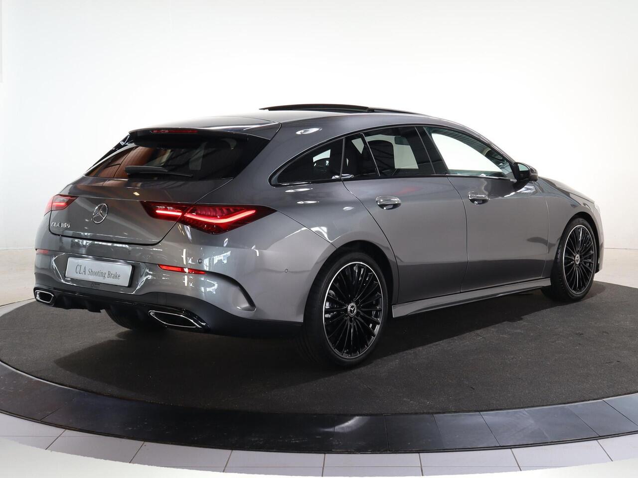 Mercedes-Benz CLA-KLASSE Shooting Brake 180 Business Solution AMG | Panoramaschuifdak | Premium plus | Night pakket | Multispaaks velgen | Head-up display | Dodehoekassistent | 360° camera | Stoelverwarming |