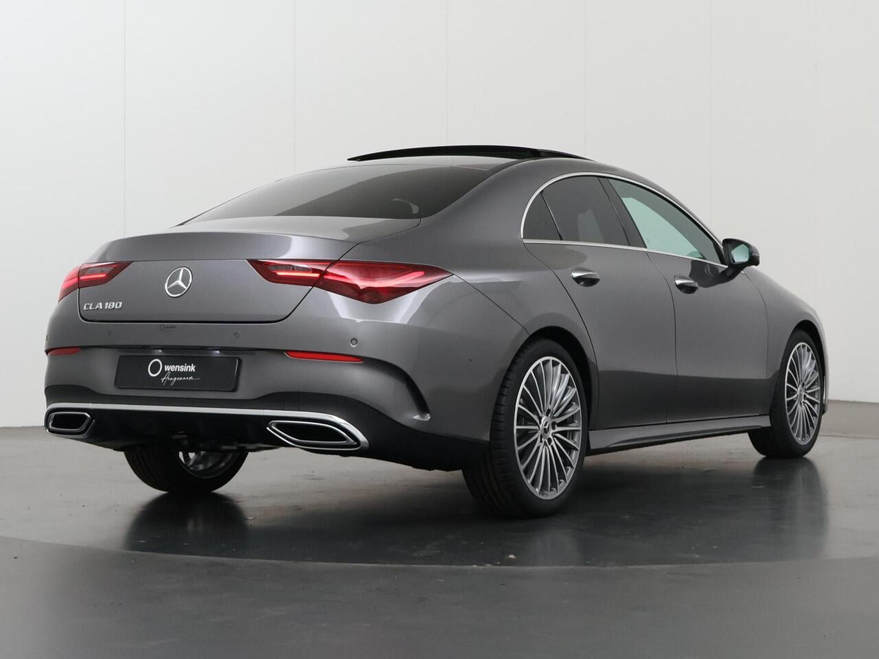 Mercedes-Benz CLA-KLASSE Coupé 180 Business Solution AMG | Premium plus | Winterpakket | Techniekpakket | Burmester | Panoramaschuifdak | Head-up display | Stoelverwarming | 360° camera |