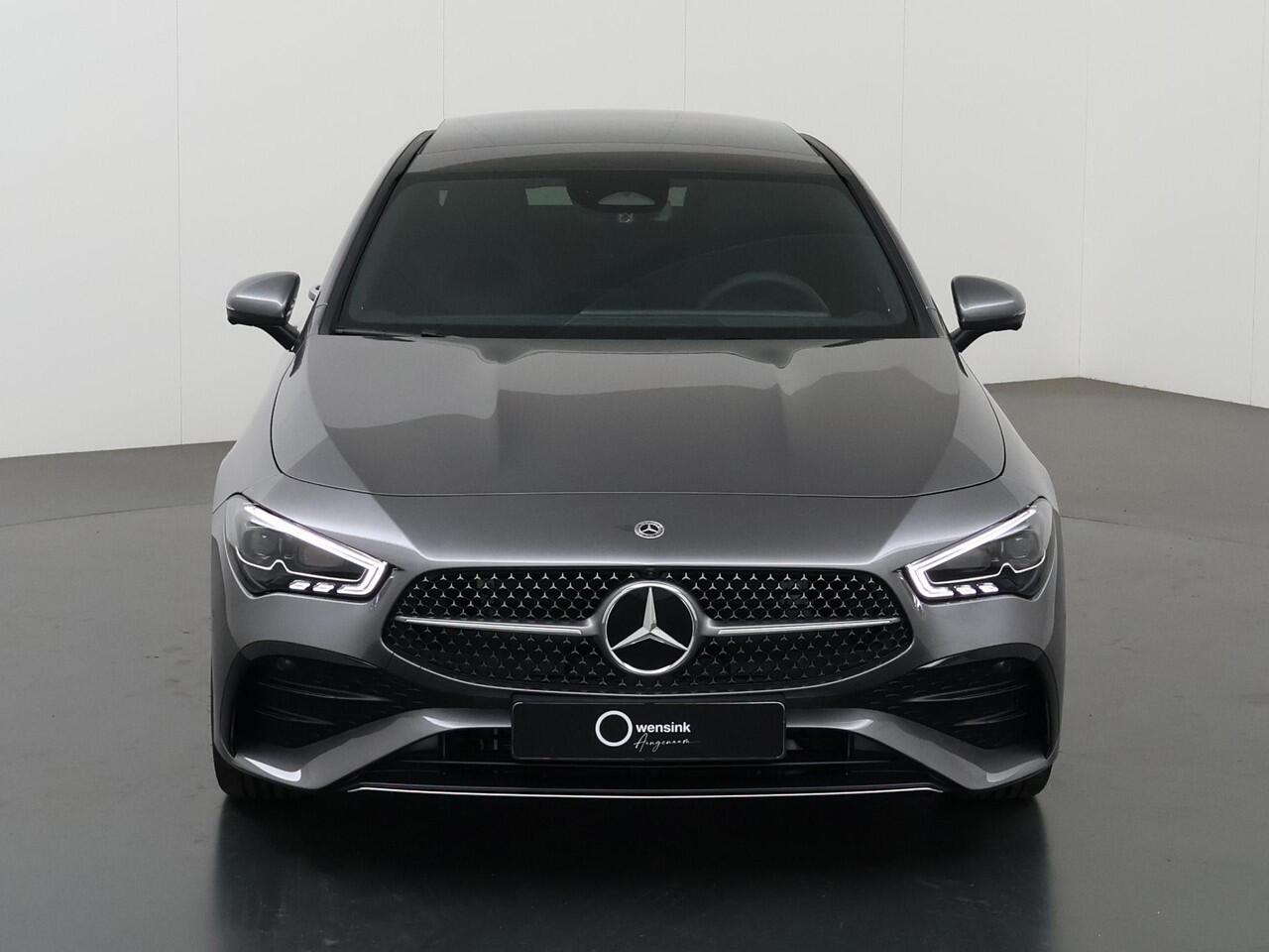 Mercedes-Benz CLA-KLASSE Coupé 180 Business Solution AMG | Premium plus | Winterpakket | Techniekpakket | Burmester | Panoramaschuifdak | Head-up display | Stoelverwarming | 360° camera |