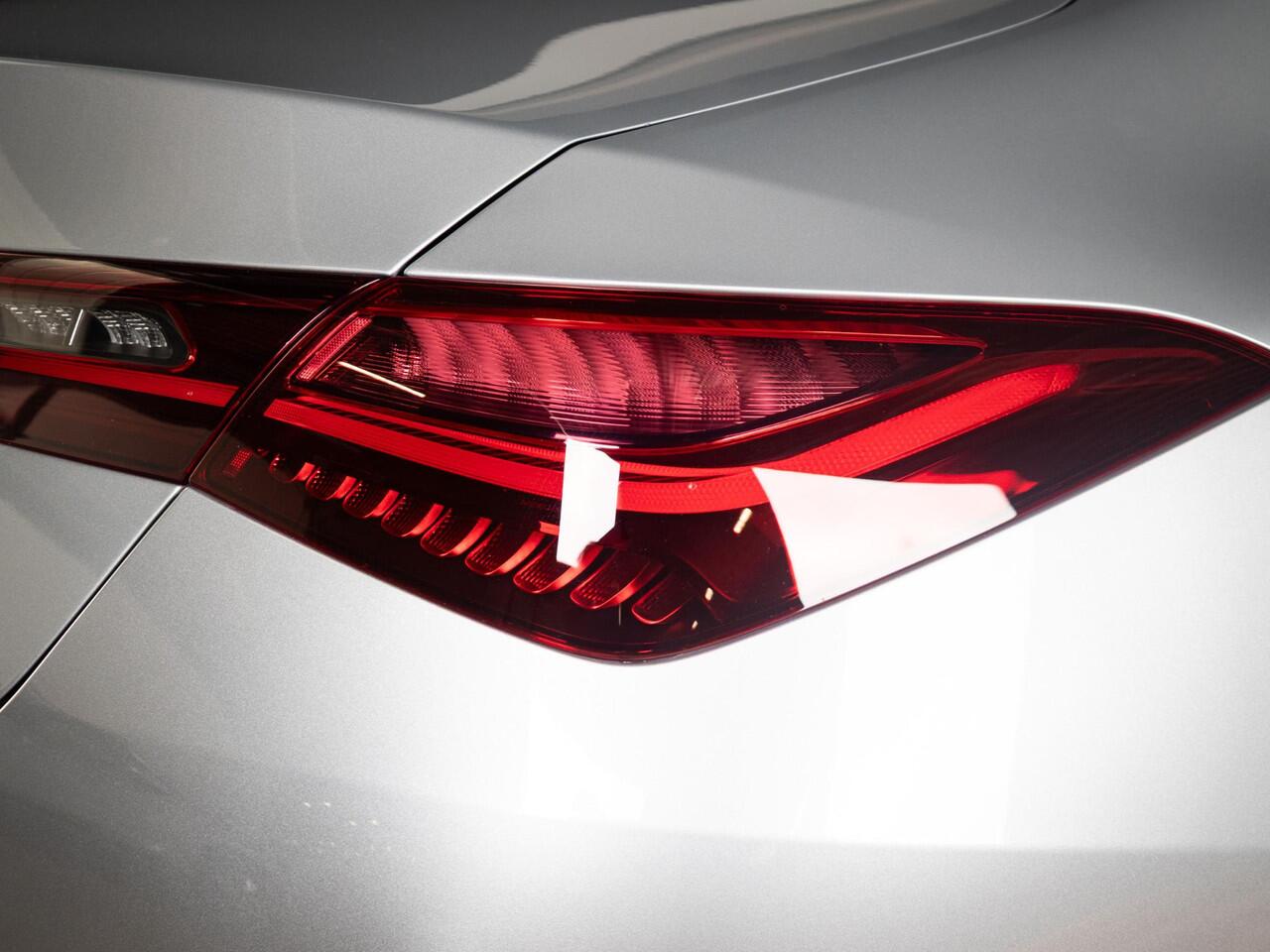 Mercedes-Benz CLA-KLASSE Limousine 180 Star Edition AMG Line Panorama dak