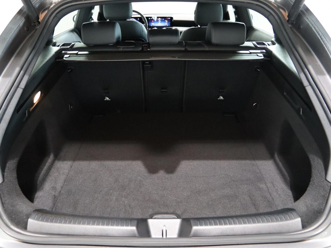 Mercedes-Benz CLA-KLASSE 180 Star Edition LIMITED | Stoelverwarming voor | Achteruitrijcamera | Led-koplampen