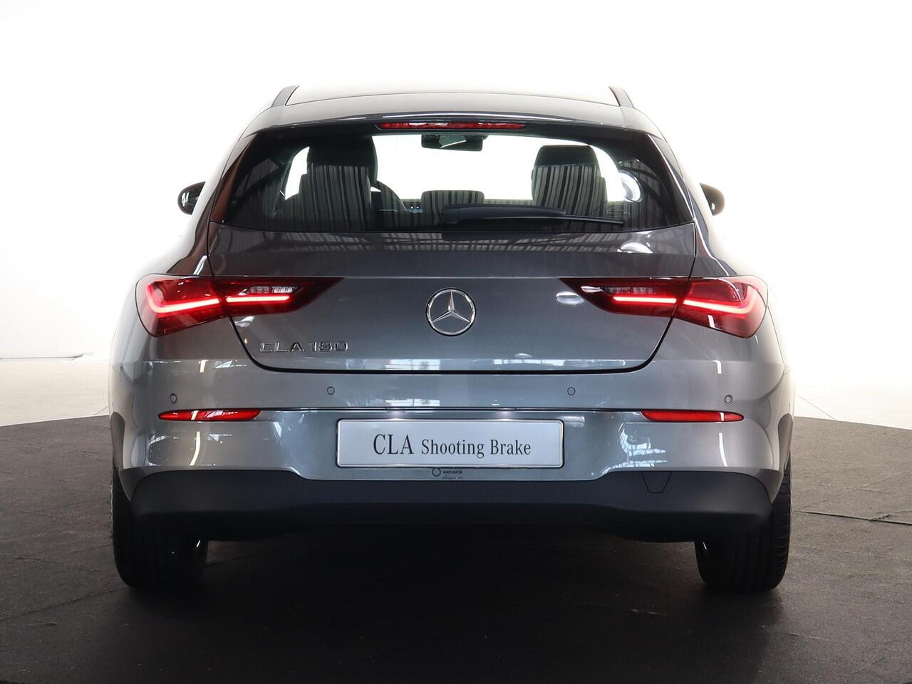 Mercedes-Benz CLA-KLASSE 180 Star Edition LIMITED | Stoelverwarming voor | Achteruitrijcamera | Led-koplampen