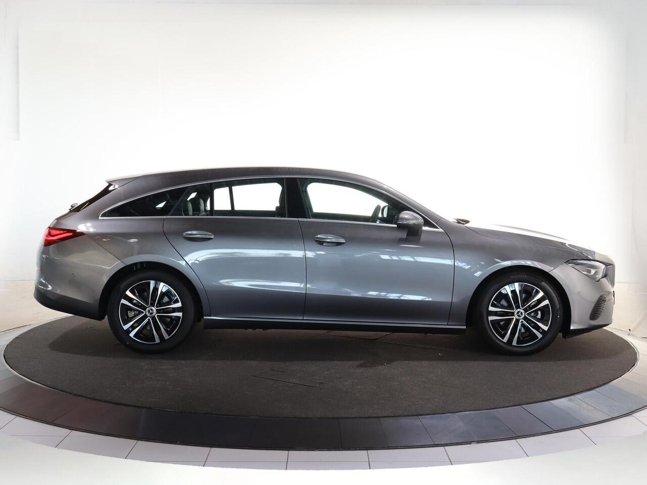 Mercedes-Benz CLA-KLASSE 180 Star Edition LIMITED | Stoelverwarming voor | Achteruitrijcamera | Led-koplampen