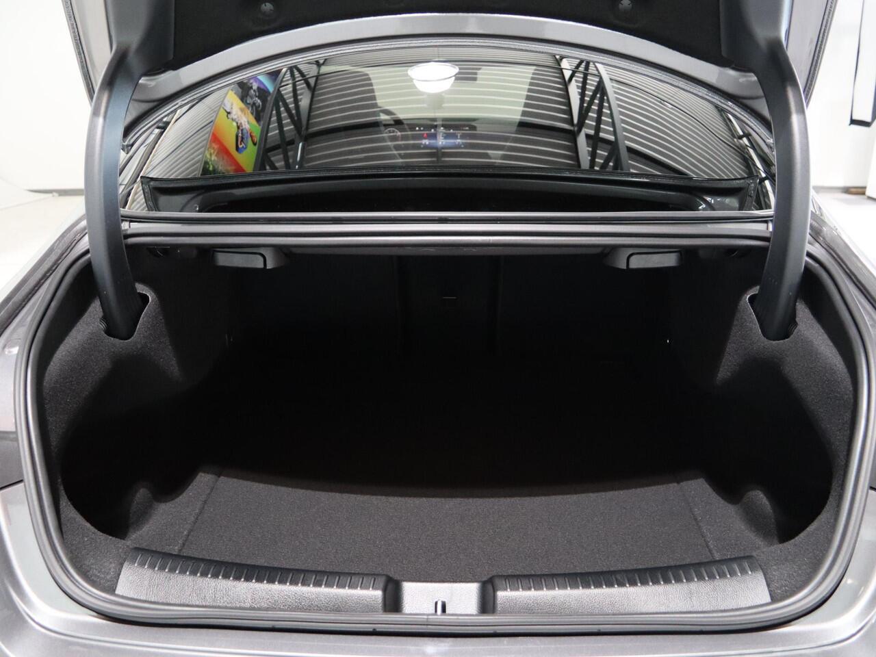 Mercedes-Benz CLA-KLASSE 180 Star Edition AMG Line | Panoramaschuifdak | DISTRONIC | Nightpakket | Achteruitrijcamera |