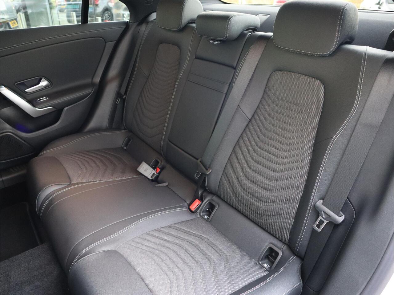 Mercedes-Benz CLA-KLASSE 180 Star Edition Luxury Line