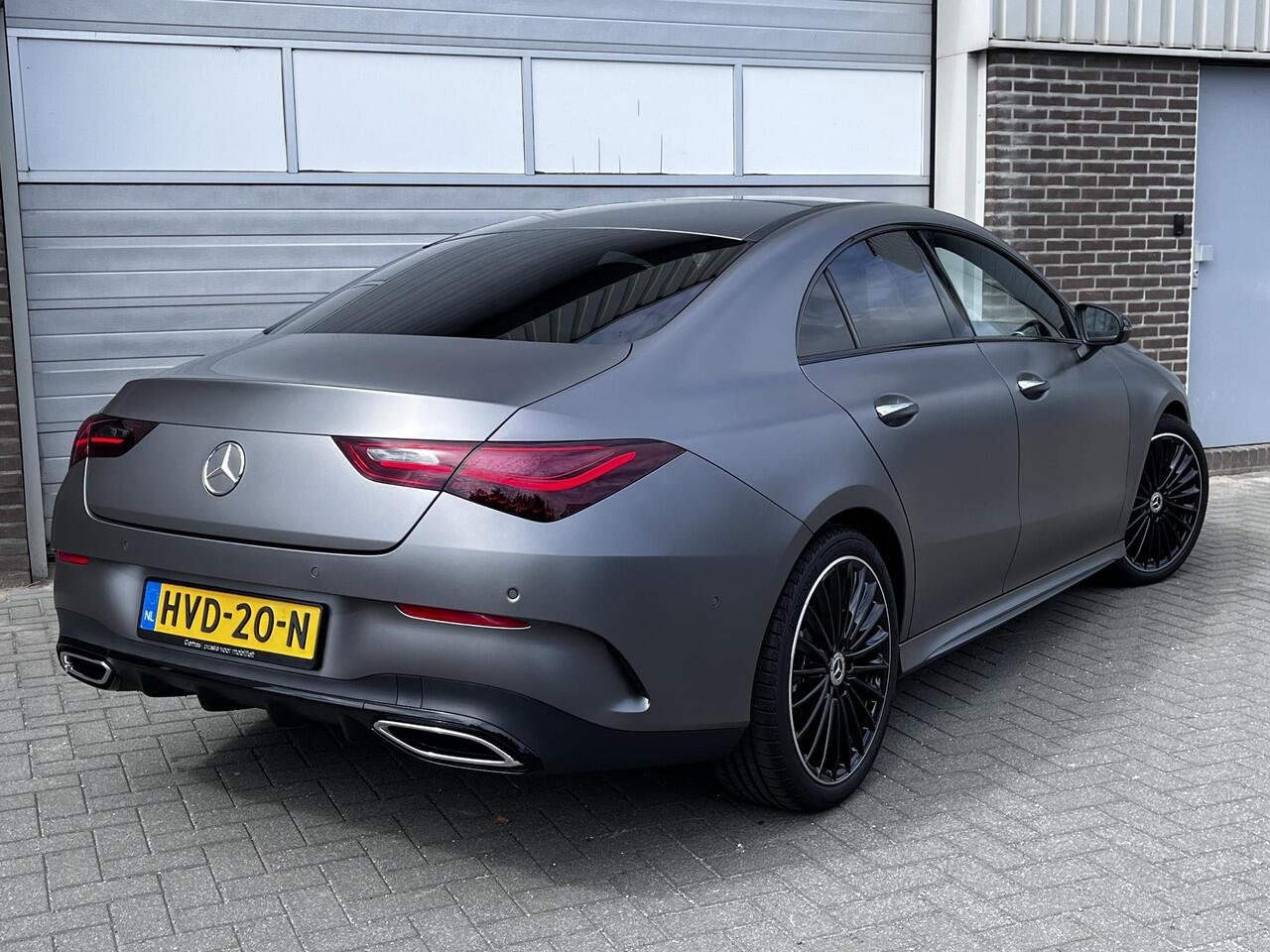 Mercedes-Benz CLA-KLASSE 180 AMG Line| Matgrijs | Panoramadak | BURMESTER | | Night Pakket | Burmester | Dodehoekassistent | Apple CarPlay |