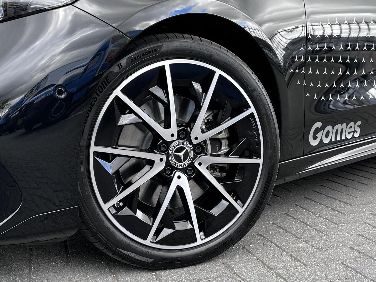 Mercedes-Benz CLA-KLASSE 250+ Launch Edition | AMG Line | Night Pakket | Panoramadak | MULTIBEAM LED Koplampen | DISTRONIC Afstandsassistent | Dodehoekassistent | Elektrisch Verstelbare Stoelen + Memory | Stoelverwarming | Sfeerverlichting