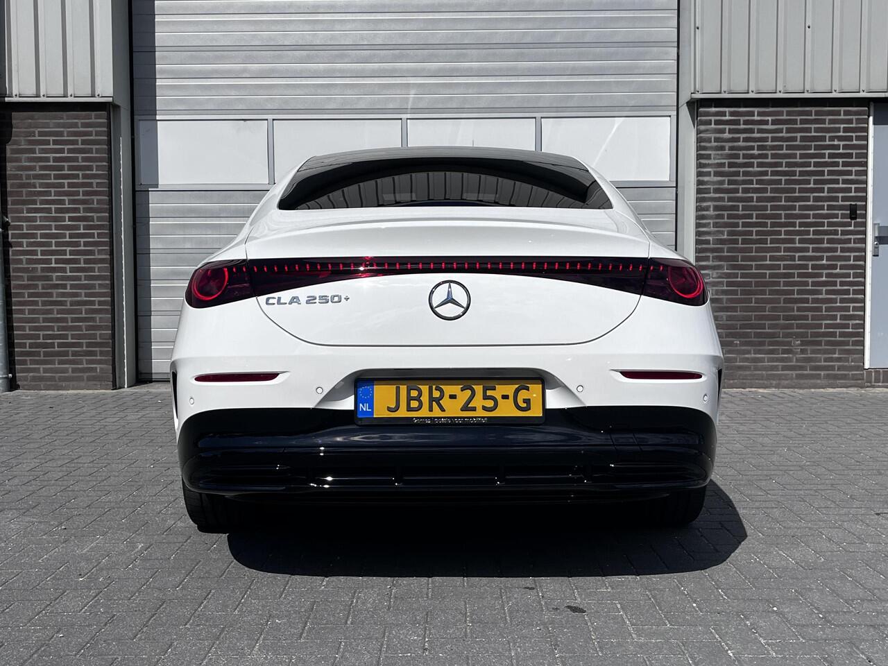Mercedes-Benz CLA-KLASSE 250+ Launch Edition | AMG Line | Night Pakket | Panoramadak | MULTIBEAM LED Koplampen | DISTRONIC Afstandsassistent | Dodehoekassistent | Elektrisch Verstelbare Stoelen + Memory | Stoelverwarming | Sfeerverlichting