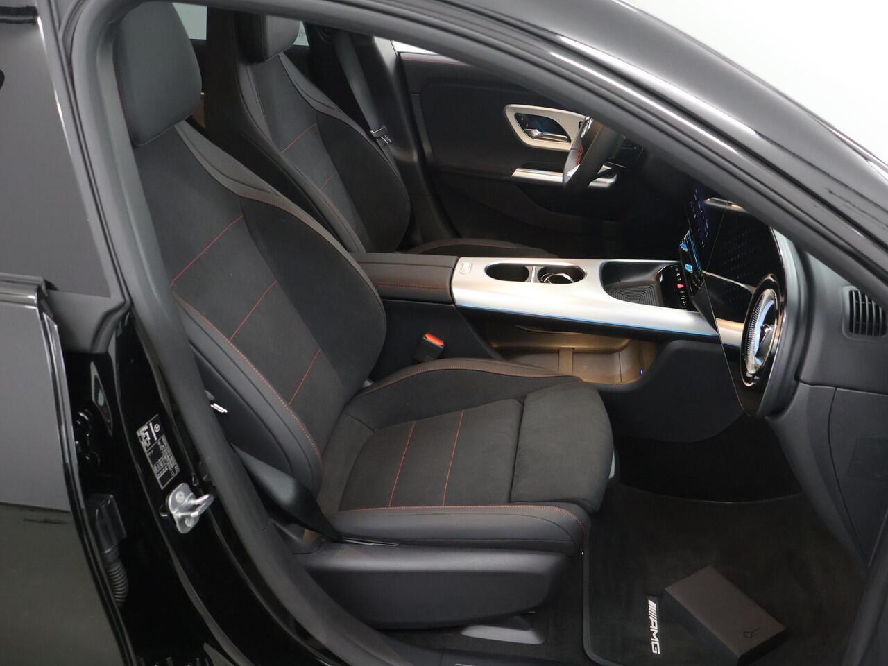 Mercedes-Benz CLA-KLASSE 250+ Launch Edition 85 kWh | AMG | Night | Panoramadak | Memory | 19" lichtmetalen velgen |