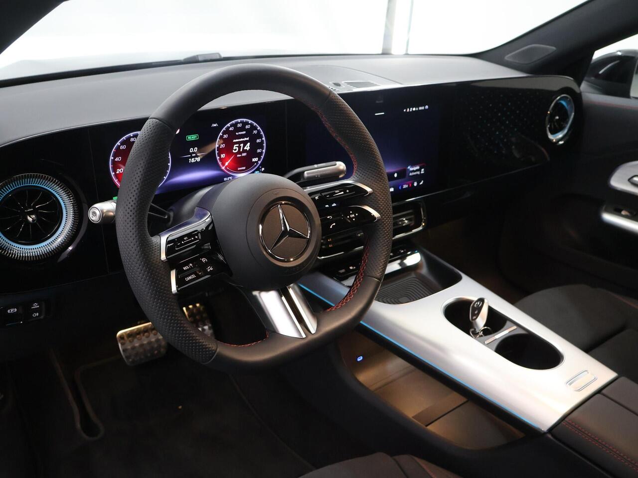 Mercedes-Benz CLA-KLASSE 250+ Launch Edition 85 kWh | AMG | Night | Panoramadak | Memory | 19" lichtmetalen velgen |