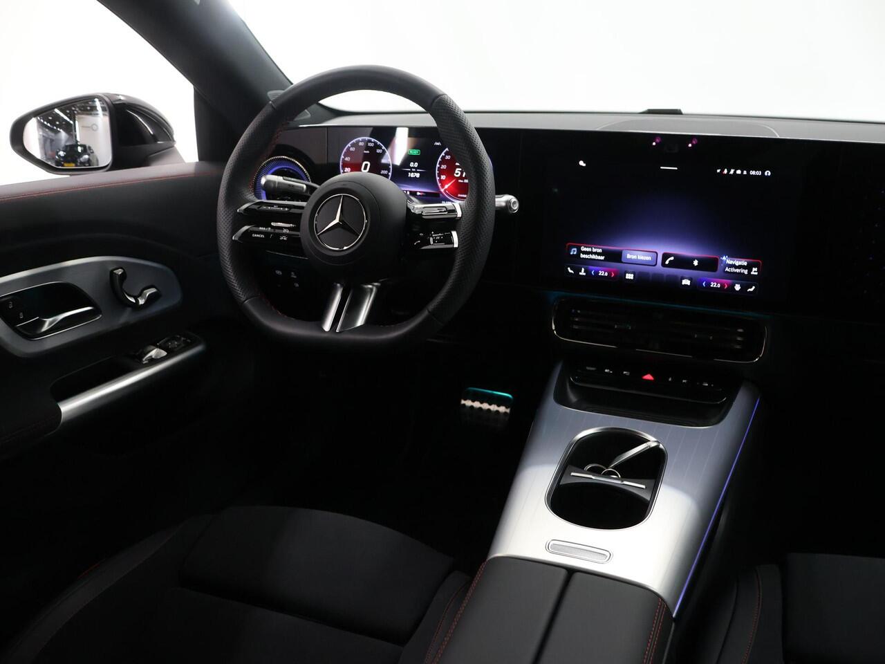 Mercedes-Benz CLA-KLASSE 250+ Launch Edition 85 kWh | AMG | Night | Panoramadak | Memory | 19" lichtmetalen velgen |