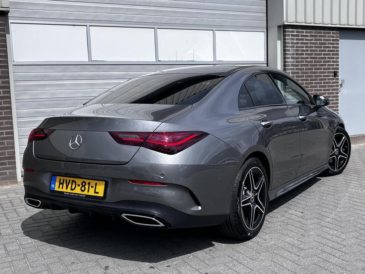 Mercedes-Benz CLA-KLASSE 180 Star Edition AMG | Night Pakket | Panoramadak | Bruin Interieur | Dodehoekassistent | Apple CarPlay | Android Auto | Sfeerverlichting | Stoelverwarming | Parkeersensoren | Achteruitrijcamera | Elektrisch Inklapbare Buitenspiegels