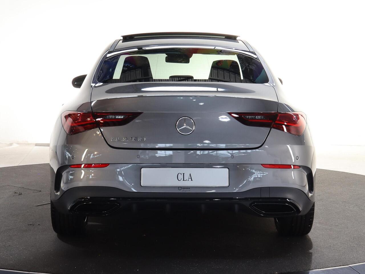 Mercedes-Benz CLA-KLASSE 180 Business Solution AMG | Night | Panoramaschuifdak | AMG Line Plus | Head-up display | 360° camera | Memory stoelen |