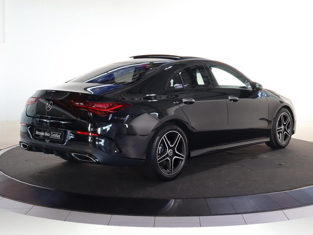 Mercedes-Benz CLA-KLASSE 180 Star Edition AMG Line | Panoramadak | Night | Distronic | Night | Dodehoekassistent |