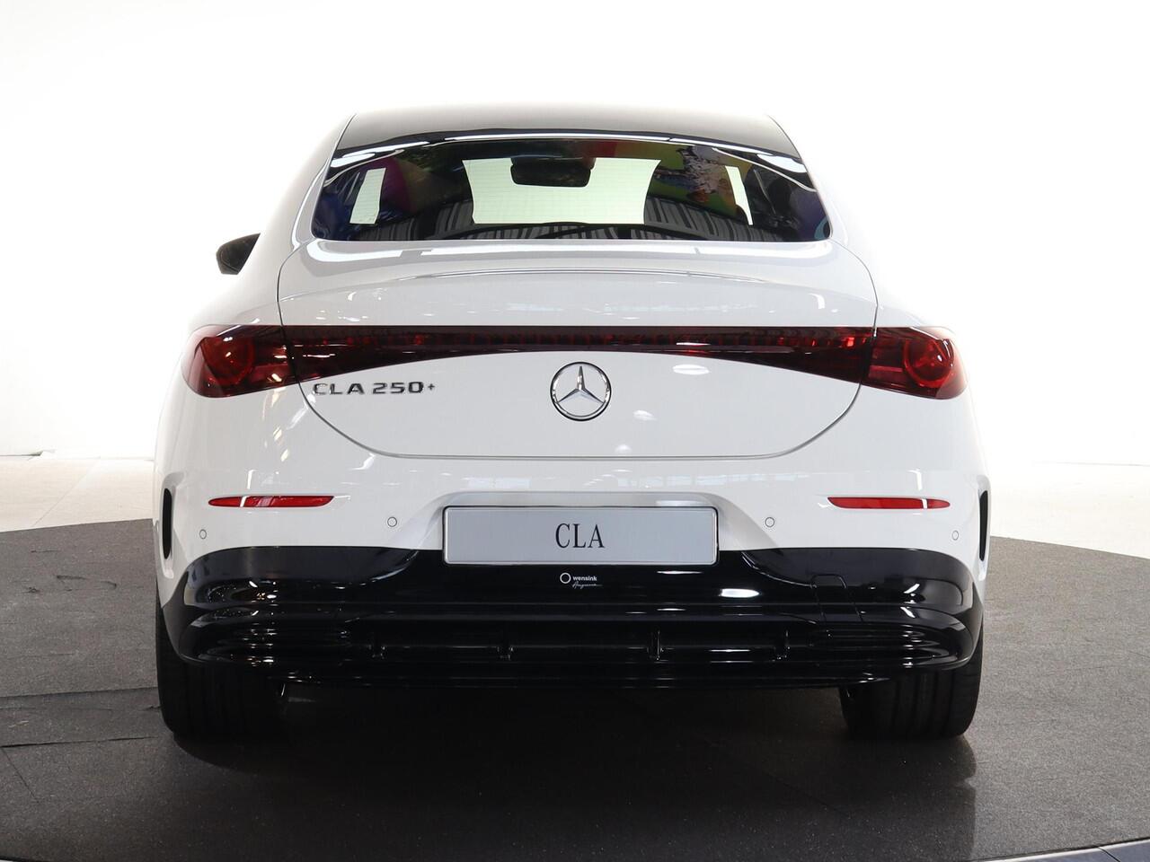 Mercedes-Benz CLA-KLASSE 250+ Launch Edition 85 kWh | Night | Panoramadak | DISTRONIC | Achteruitrijcamera | Dodehoekassistent |