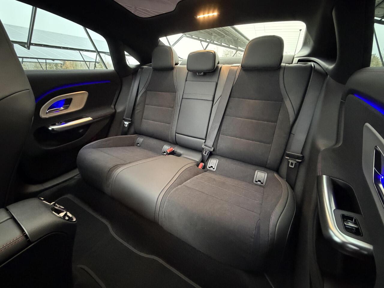 Mercedes-Benz CLA-KLASSE 250+ Launch Edition 85 kWh | Night | Panoramadak | Stoelverwarming | DISTRONIC | Achteruitrijcamera | Dodehoekassistent |