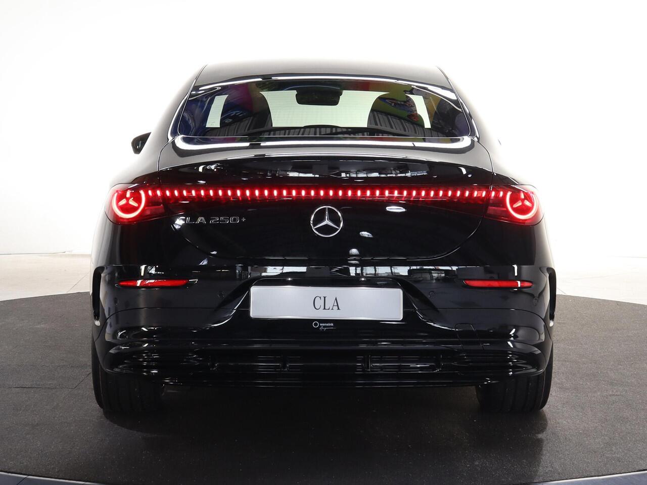 Mercedes-Benz CLA-KLASSE 250+ Launch Edition 85 kWh | Night | Panoramadak | Stoelverwarming | DISTRONIC | Achteruitrijcamera | Dodehoekassistent |