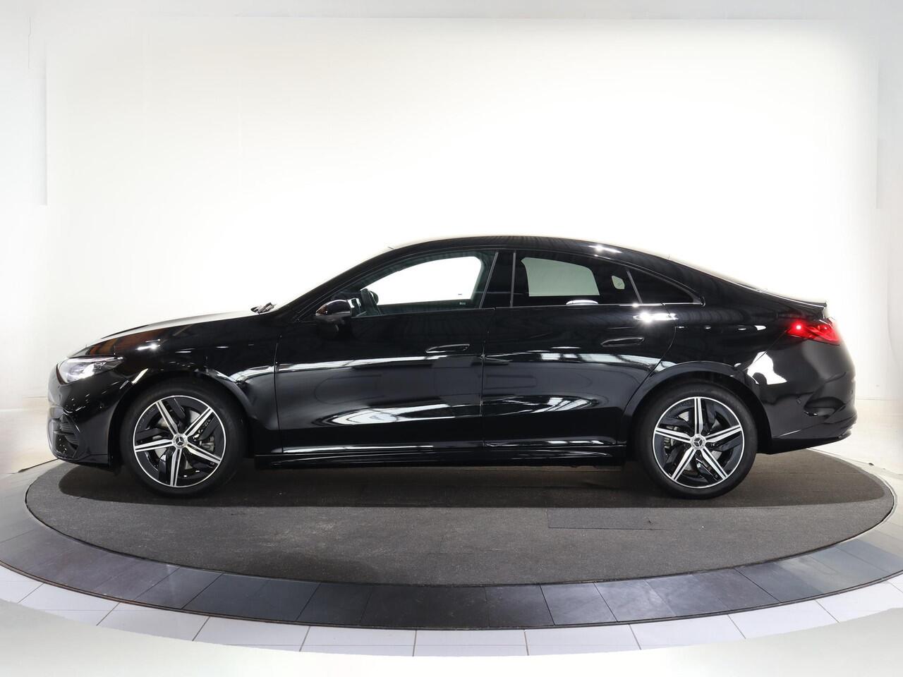 Mercedes-Benz CLA-KLASSE 250+ Launch Edition 85 kWh | Night | Panoramadak | Stoelverwarming | DISTRONIC | Achteruitrijcamera | Dodehoekassistent |