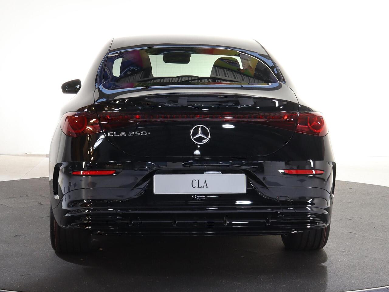 Mercedes-Benz CLA-KLASSE 250+ Launch Edition 85 kWh | Night | Panoramadak | Stoelverwarming | DISTRONIC | Achteruitrijcamera | Dodehoekassistent |