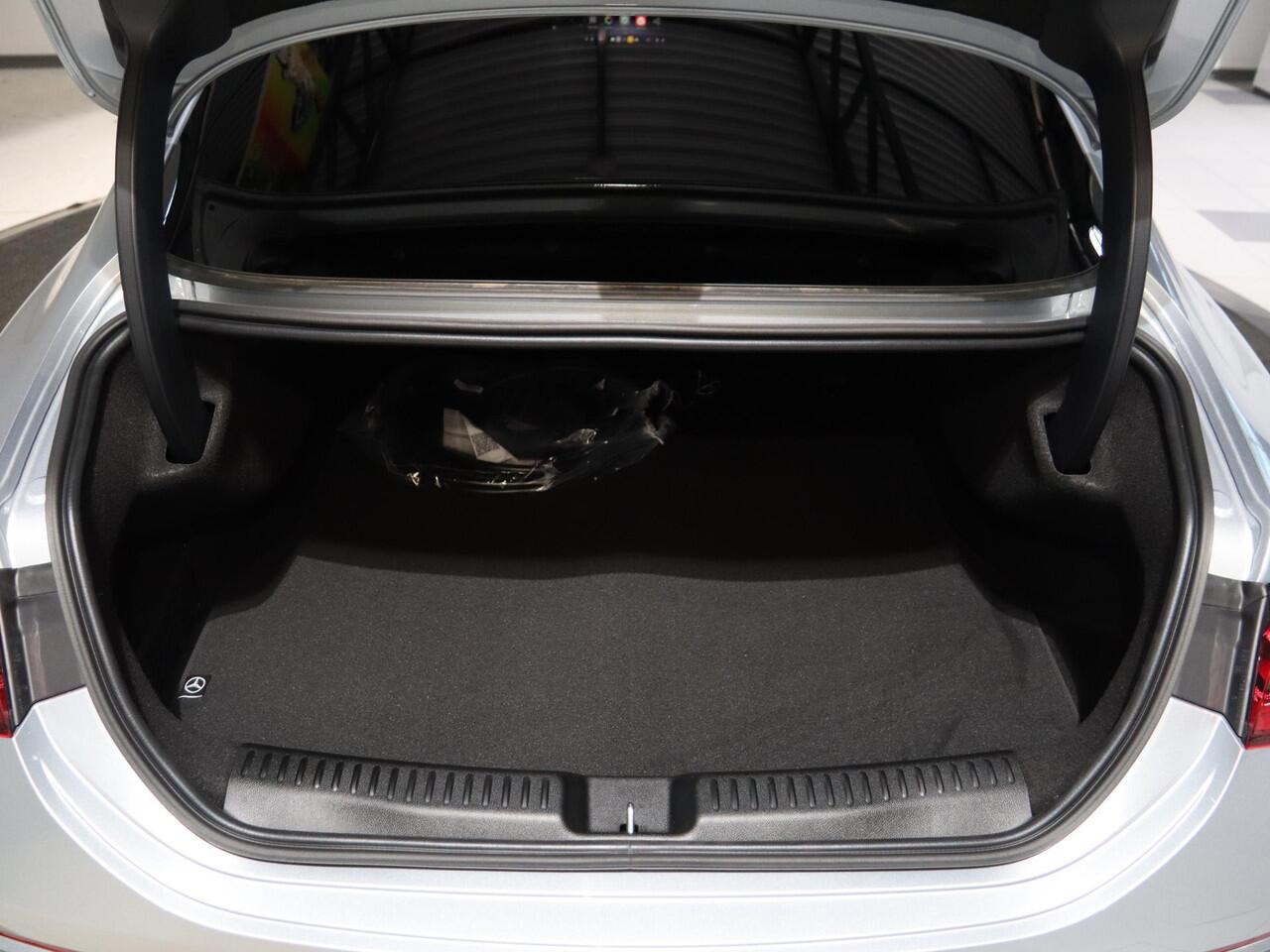 Mercedes-Benz CLA-KLASSE 250+ Launch Edition 85 kWh | Night | Panoramadak | DISTRONIC | Achteruitrijcamera | Dodehoekassistent |