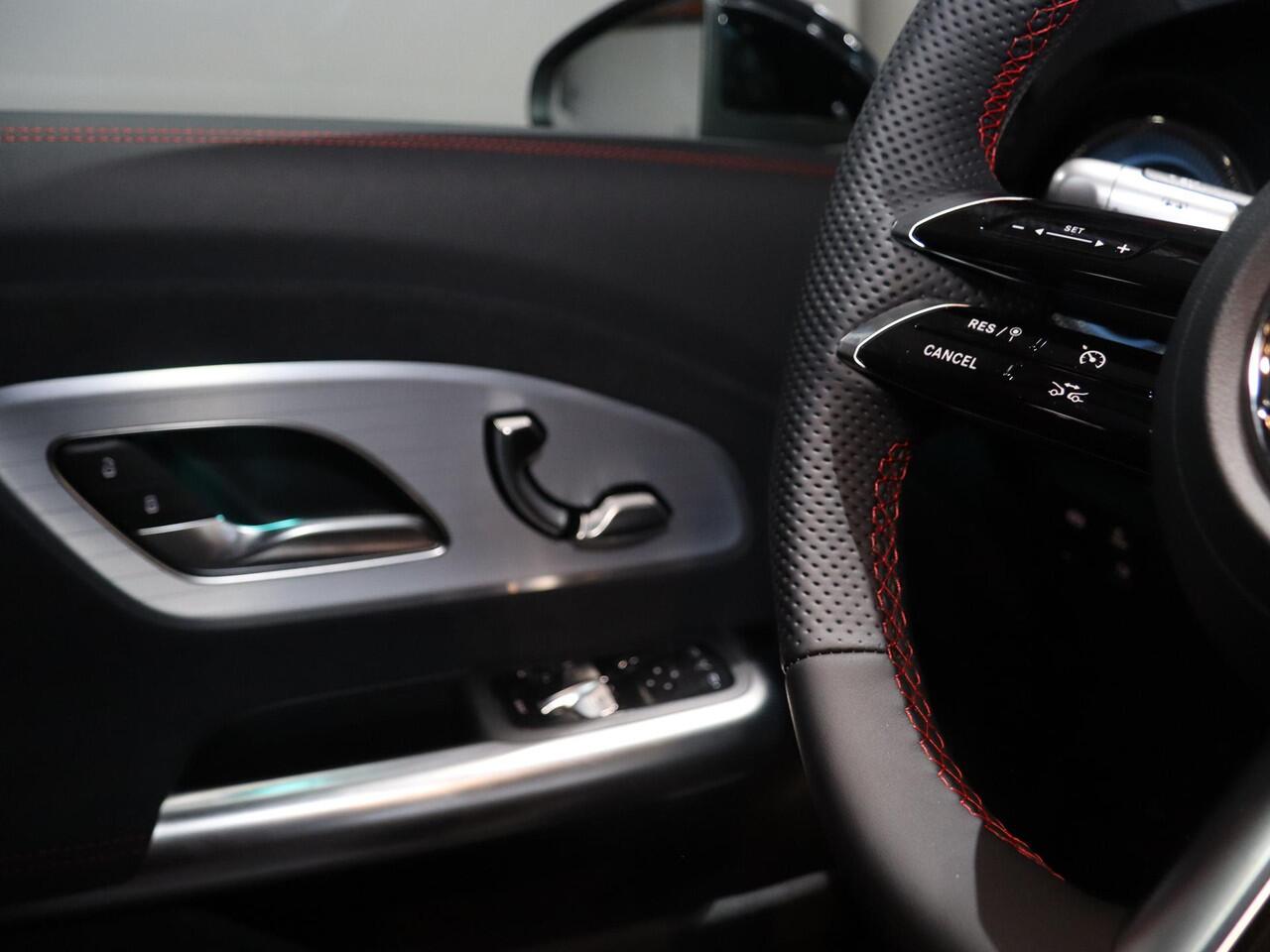 Mercedes-Benz CLA-KLASSE 250+ Launch Edition 85 kWh | Night | Panoramadak | DISTRONIC | Achteruitrijcamera | Dodehoekassistent |