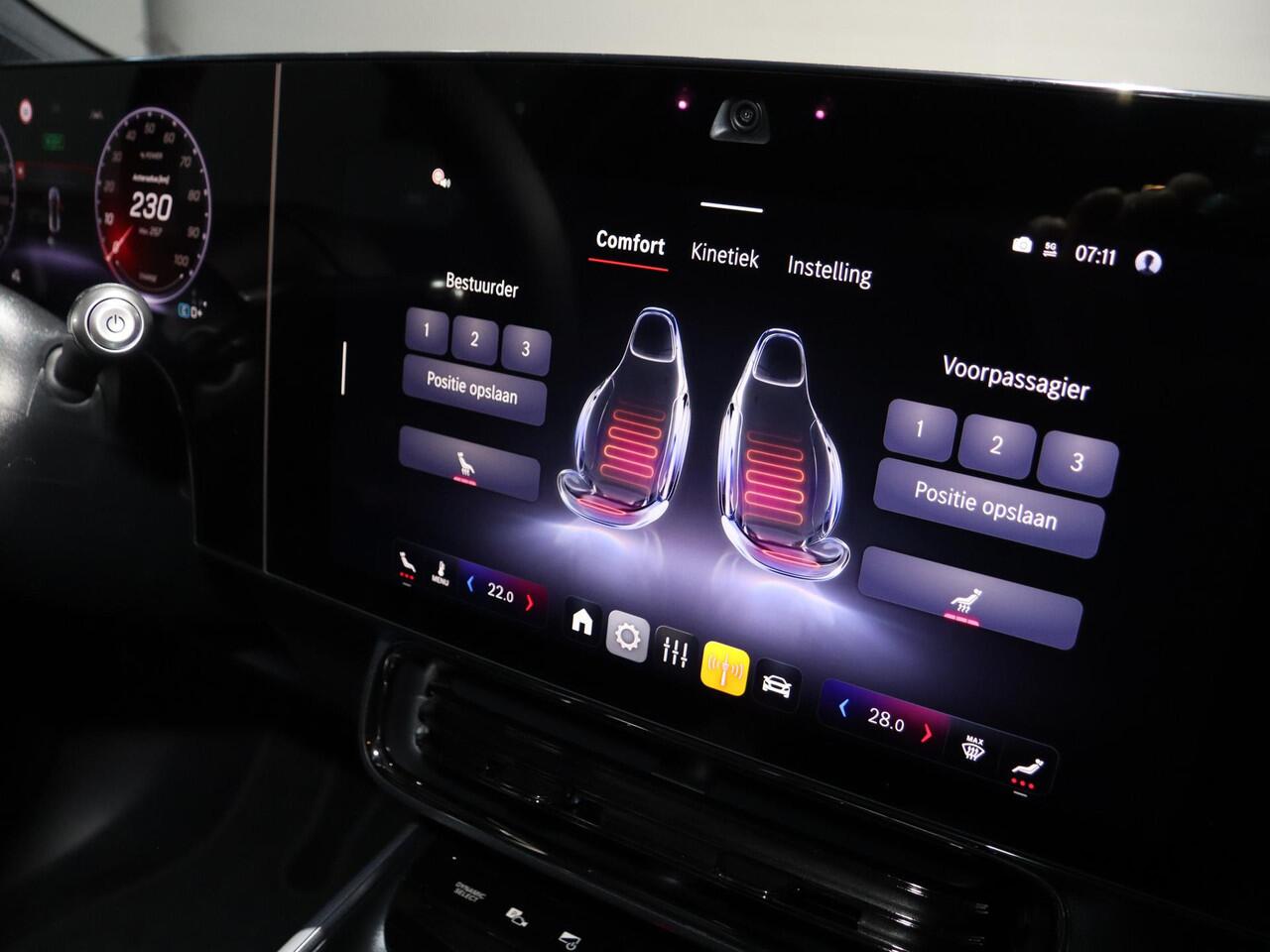 Mercedes-Benz CLA-KLASSE 250+ Launch Edition 85 kWh | Night | Panoramadak | DISTRONIC | Achteruitrijcamera | Dodehoekassistent |