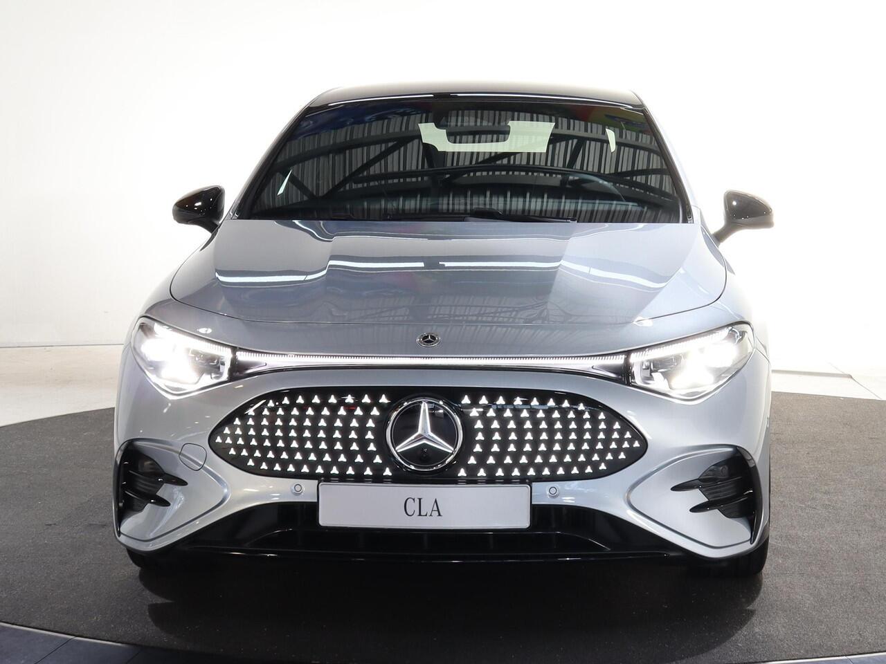 Mercedes-Benz CLA-KLASSE 250+ Launch Edition 85 kWh | Night | Panoramadak | DISTRONIC | Achteruitrijcamera | Dodehoekassistent |