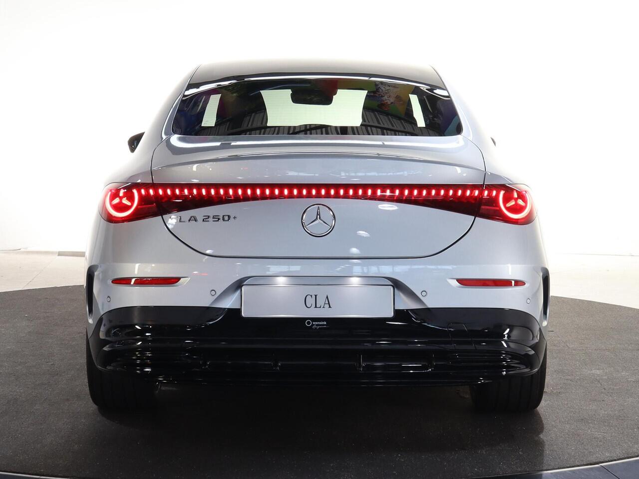 Mercedes-Benz CLA-KLASSE 250+ Launch Edition 85 kWh | Night | Panoramadak | DISTRONIC | Achteruitrijcamera | Dodehoekassistent |