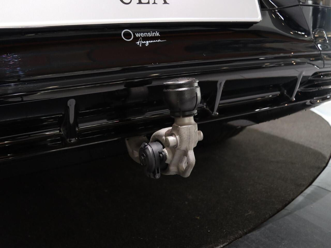 Mercedes-Benz CLA-KLASSE 250+ Launch Edition 85 kWh | Night | Panoramadak | Stoelverwarming | DISTRONIC | Achteruitrijcamera | Dodehoekassistent | Trekhaak |