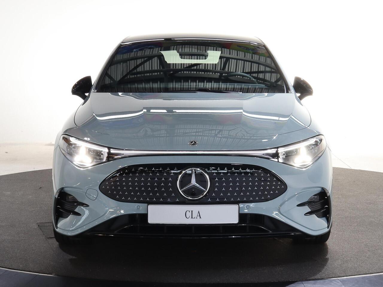 Mercedes-Benz CLA-KLASSE 250+ Launch Edition 85 kWh | Night | Panoramadak | Stoelverwarming | DISTRONIC | Achteruitrijcamera | Dodehoekassistent |
