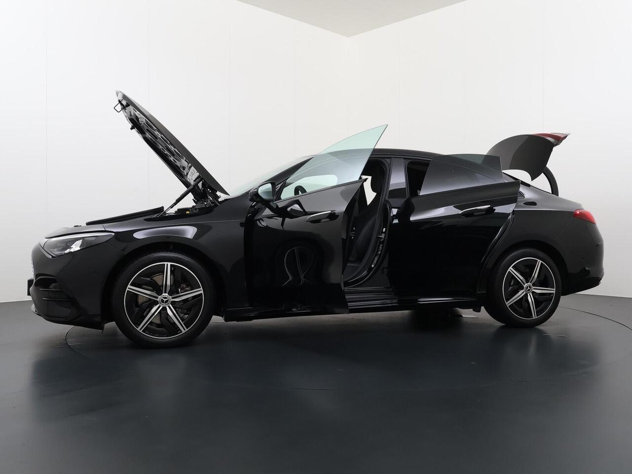 Mercedes-Benz CLA-KLASSE 250+ Launch Edition 85 kWh Accu | Trekhaak Wegklapbaar | Memorystoelen | Warmtepomp | Multibeam Led | Stoelverwarming Voorin | Distronic Cruise Control | Achteruitrijcamera | Nightpakket | Dodehoekassistent