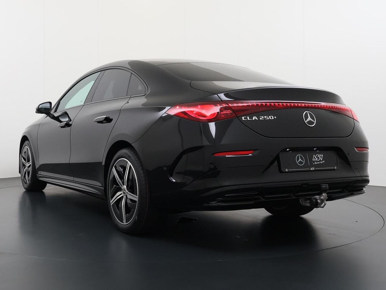 Mercedes-Benz CLA-KLASSE 250+ Launch Edition 85 kWh Accu | Trekhaak Wegklapbaar | Memorystoelen | Warmtepomp | Multibeam Led | Stoelverwarming Voorin | Distronic Cruise Control | Achteruitrijcamera | Nightpakket | Dodehoekassistent