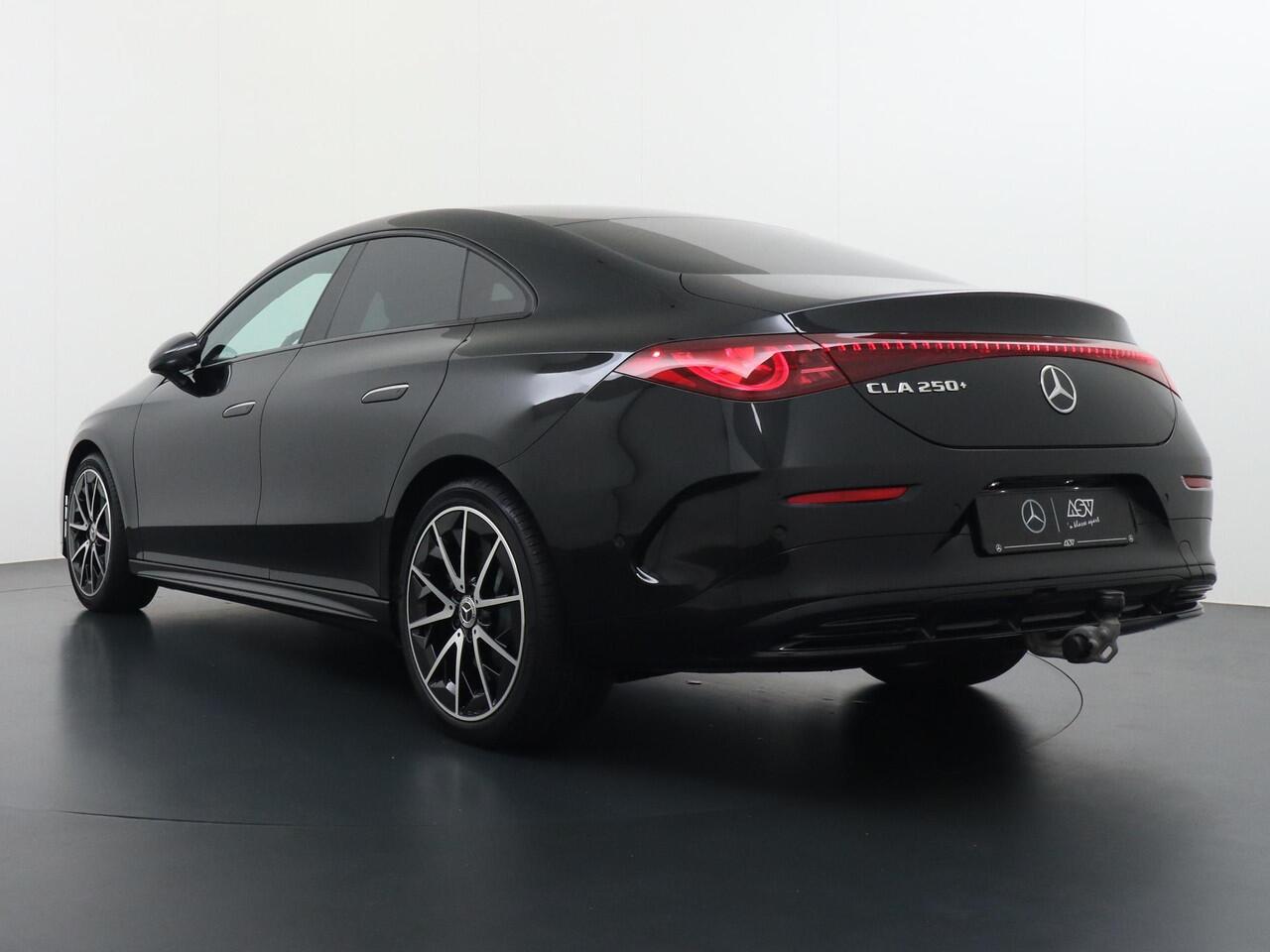 Mercedes-Benz CLA-KLASSE 250+ Launch Edition 85 kWh Accu | Trekhaak Wegklapbaar | Memorystoelen | Warmtepomp | Multibeam Led | Stoelverwarming Voorin | Distronic Cruise Control | Achteruitrijcamera | Nightpakket | Dodehoekassistent