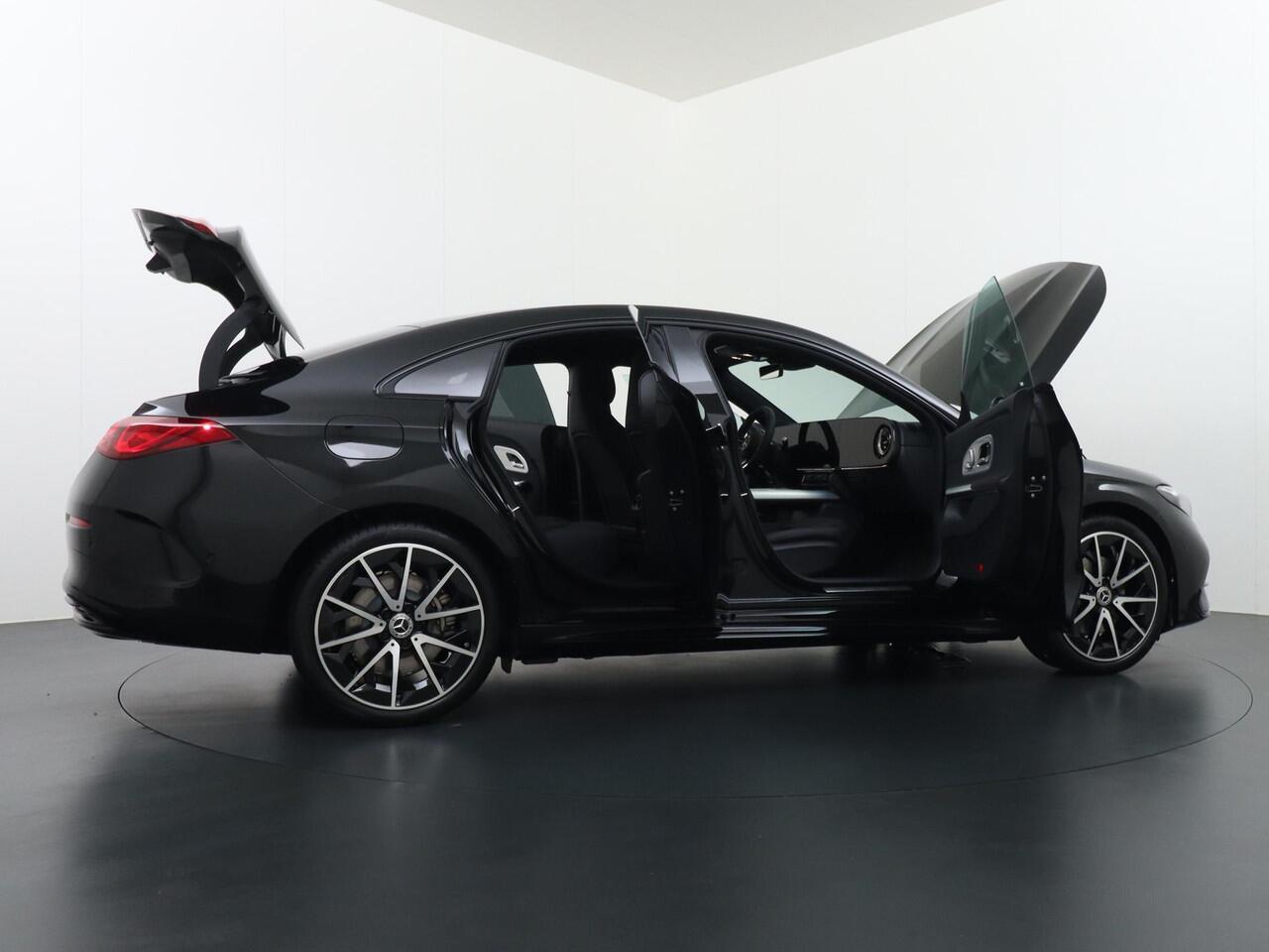 Mercedes-Benz CLA-KLASSE 250+ Launch Edition 85 kWh Accu | Memorystoelen | Warmtepomp | Multibeam Led | Stoelverwarming Voorin | Distronic Cruise Control | Achteruitrijcamera | Nightpakket | Dodehoekassistent