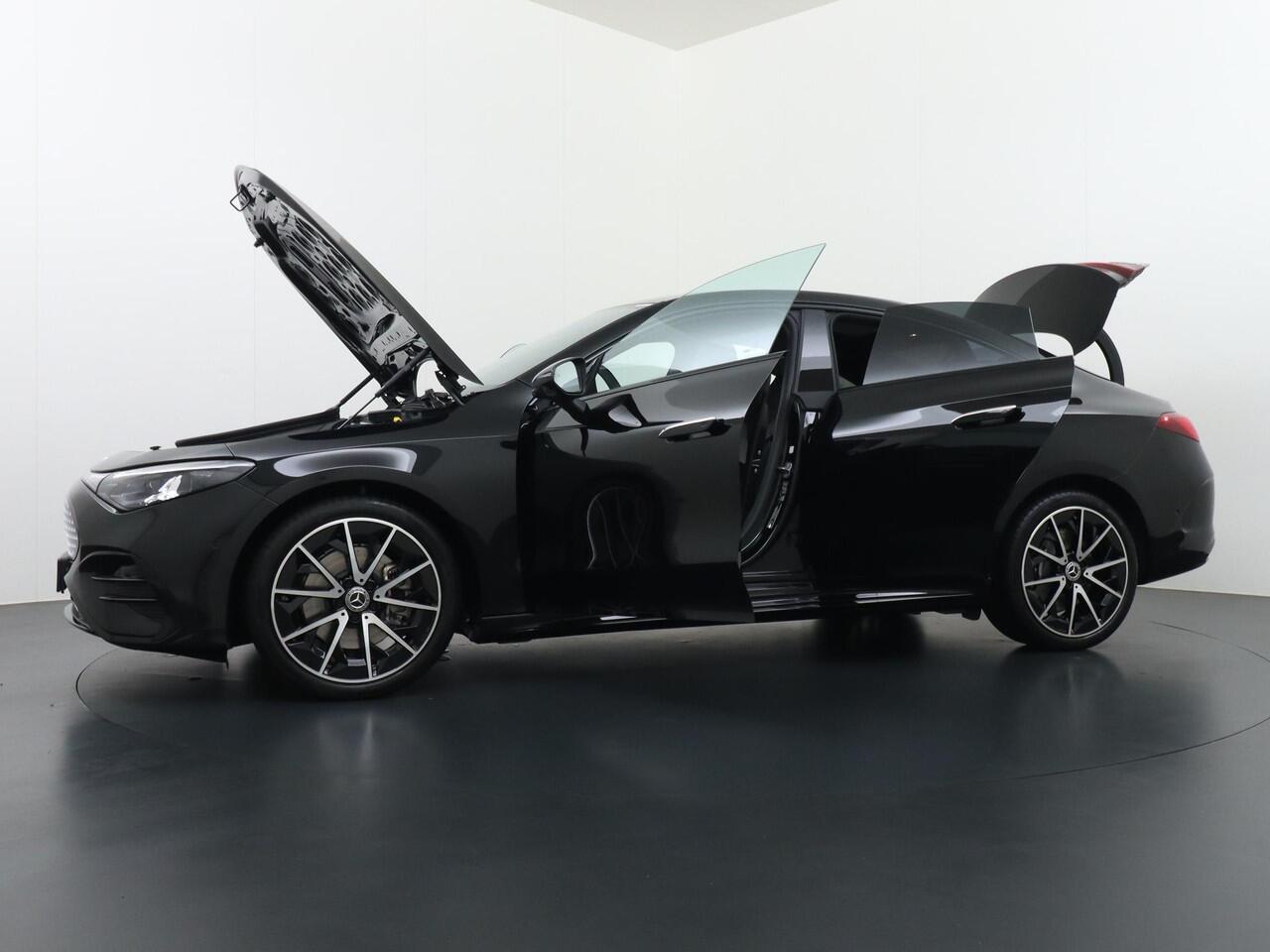 Mercedes-Benz CLA-KLASSE 250+ Launch Edition 85 kWh Accu | Memorystoelen | Warmtepomp | Multibeam Led | Stoelverwarming Voorin | Distronic Cruise Control | Achteruitrijcamera | Nightpakket | Dodehoekassistent