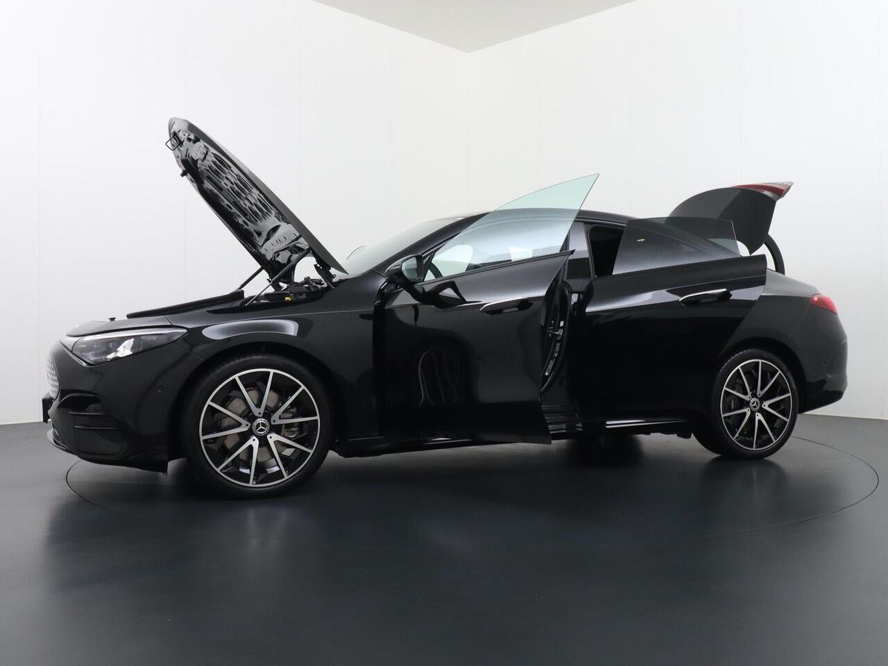 Mercedes-Benz CLA-KLASSE 250+ Launch Edition 85 kWh Accu | Memorystoelen | Warmtepomp | Multibeam Led | Stoelverwarming Voorin | Distronic Cruise Control | Achteruitrijcamera | Nightpakket | Dodehoekassistent