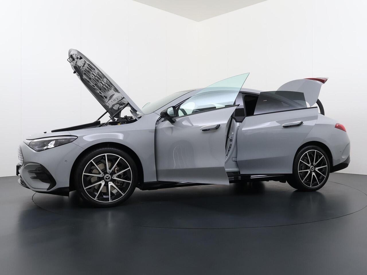 Mercedes-Benz CLA-KLASSE 250+ Launch Edition 85 kWh Accu | Trekhaak Wegklapbaar | Memorystoelen | Warmtepomp | Multibeam Led | Stoelverwarming Voorin | Distronic Cruise Control | Achteruitrijcamera | Nightpakket | Dodehoekassistent