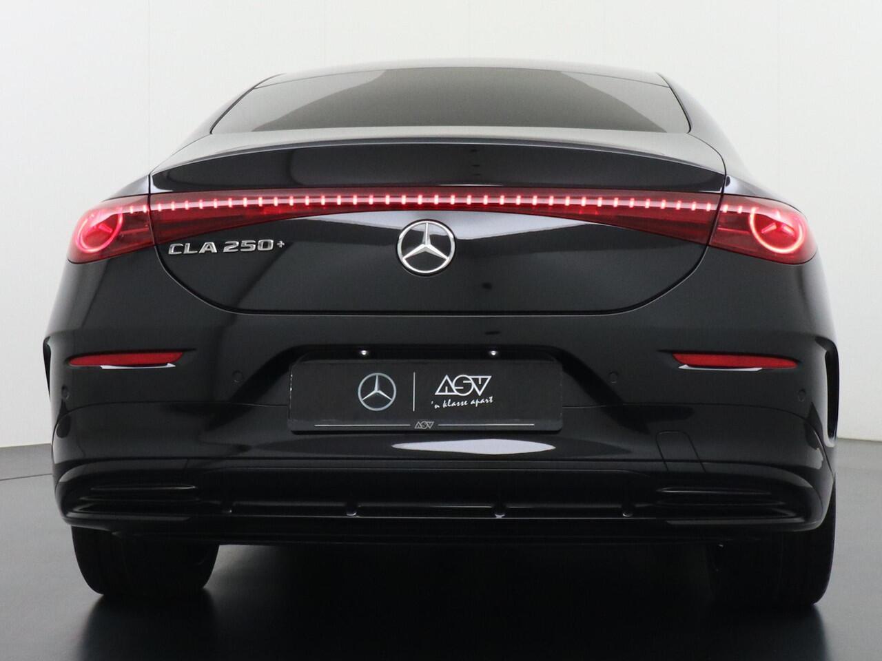 Mercedes-Benz CLA-KLASSE 250+ Launch Edition 85 kWh Accu | Memorystoelen | Warmtepomp | Multibeam Led | Stoelverwarming Voorin | Distronic Cruise Control | Achteruitrijcamera | Nightpakket | Dodehoekassistent