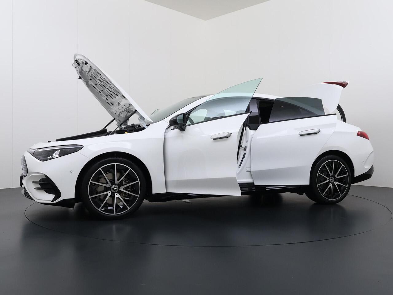 Mercedes-Benz CLA-KLASSE 250+ Launch Edition 85 kWh Accu | Trekhaak Wegklapbaar | Memorystoelen | Warmtepomp | Multibeam Led | Stoelverwarming Voorin | Distronic Cruise Control | Achteruitrijcamera | Nightpakket | Dodehoekassistent