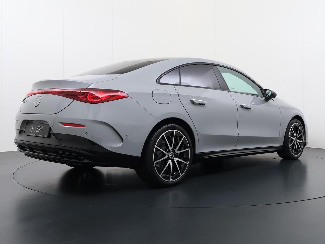 Mercedes-Benz CLA-KLASSE 250+ Launch Edition 85 kWh Accu | Memorystoelen | Warmtepomp | Multibeam Led | Stoelverwarming Voorin | Distronic Cruise Control | Achteruitrijcamera | Nightpakket | Dodehoekassistent