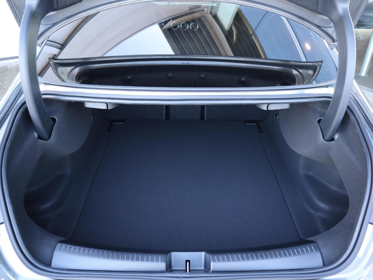 Mercedes-Benz CLA-KLASSE 180 Star Edition AMG Line