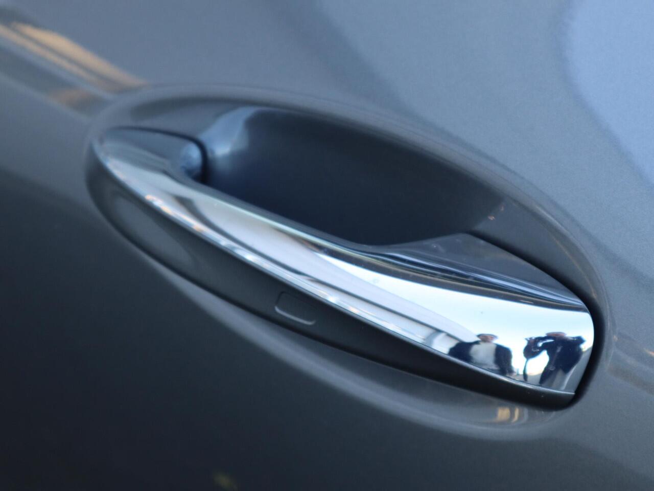 Mercedes-Benz CLA-KLASSE 180 Star Edition AMG Line