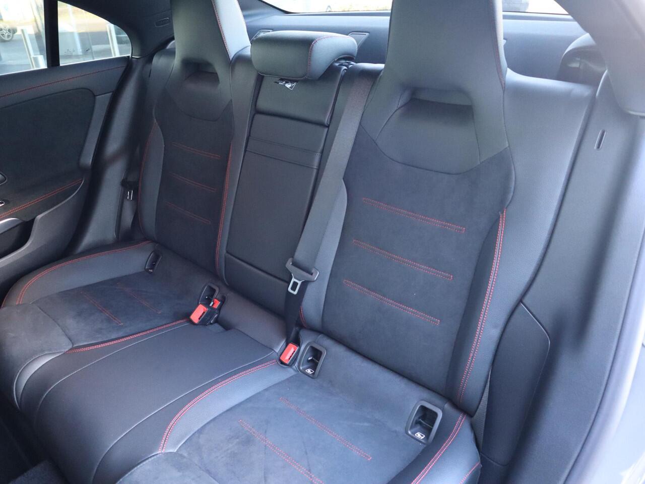 Mercedes-Benz CLA-KLASSE 180 Star Edition AMG Line