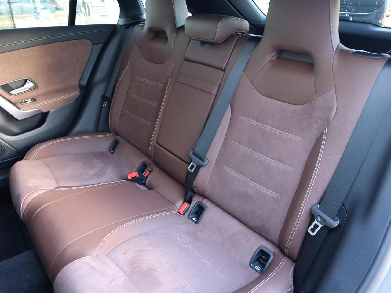 Mercedes-Benz CLA-KLASSE Shooting Brake 180 Star Edition AMG Line