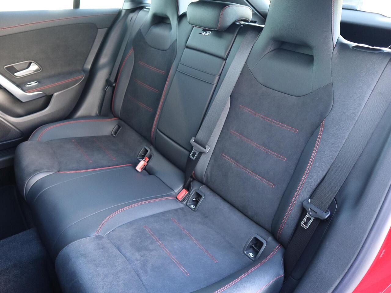 Mercedes-Benz CLA-KLASSE Shooting Brake 180 Star Edition AMG Line