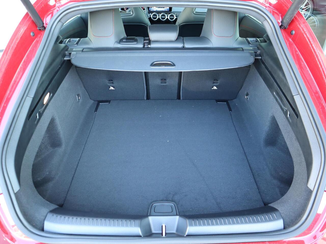 Mercedes-Benz CLA-KLASSE Shooting Brake 180 Star Edition AMG Line