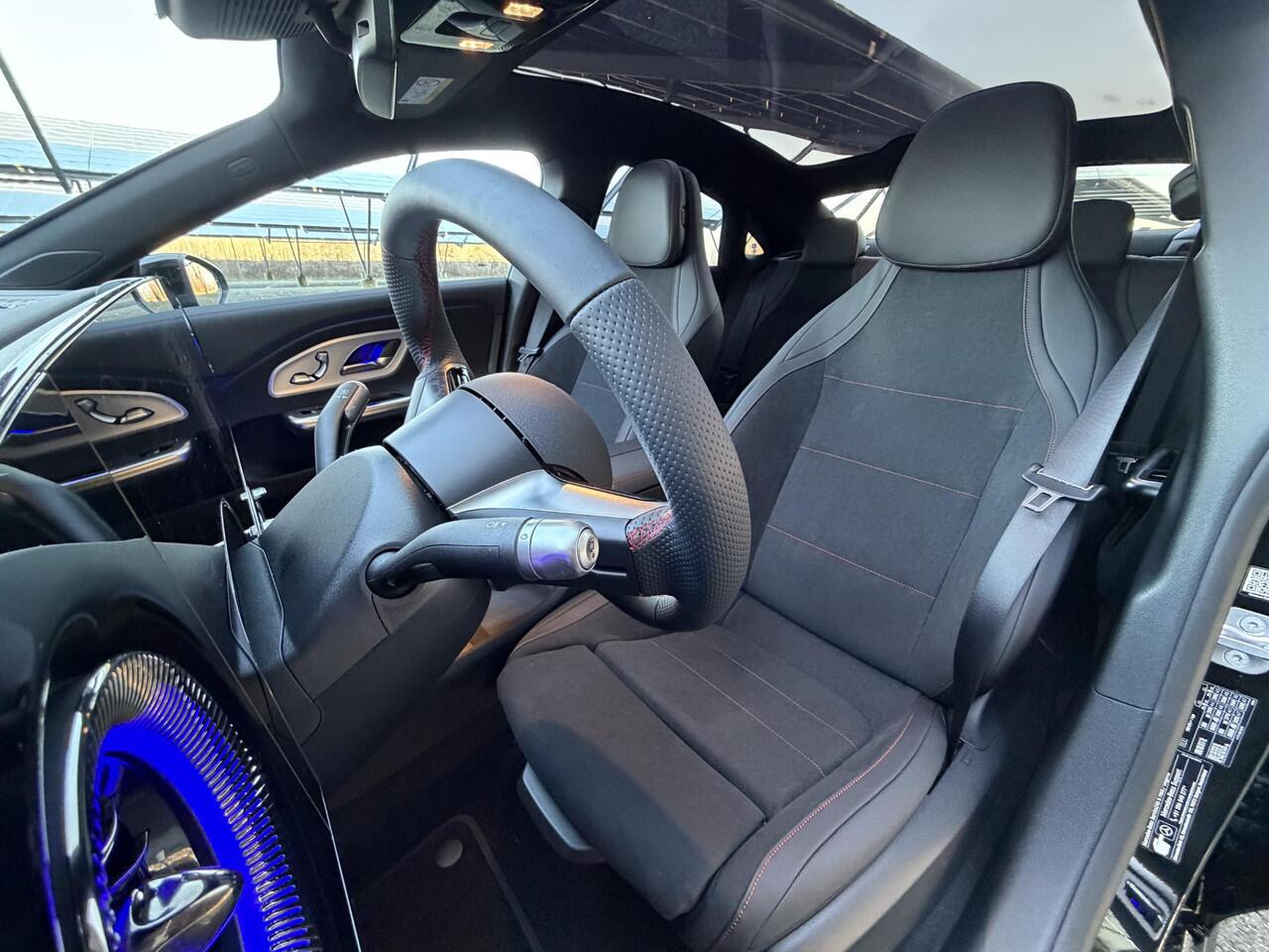 Mercedes-Benz CLA-KLASSE 250+ Launch Edition 85 kWh | Night | Panoramadak | Stoelverwarming | DISTRONIC | Achteruitrijcamera | Dodehoekassistent |