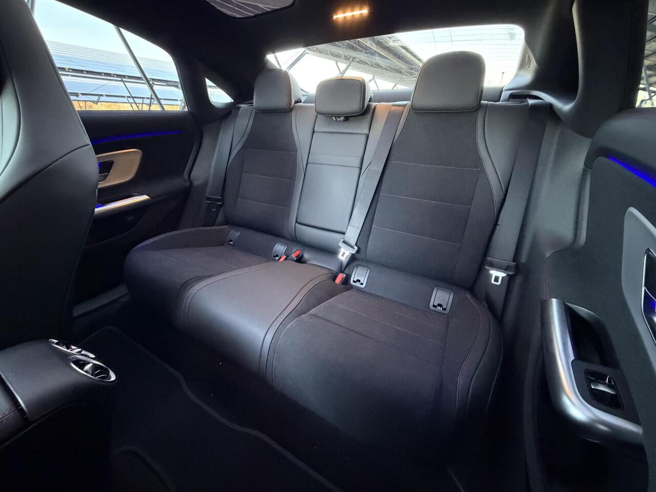 Mercedes-Benz CLA-KLASSE 250+ Launch Edition 85 kWh | Night | Panoramadak | Stoelverwarming | DISTRONIC | Achteruitrijcamera | Dodehoekassistent |