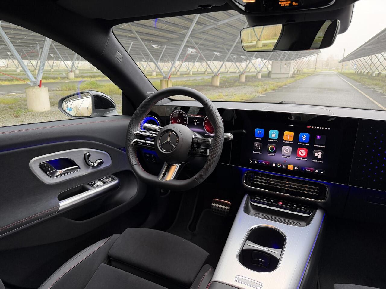 Mercedes-Benz CLA-KLASSE 250+ Launch Edition 85 kWh | Night | Panoramadak | Stoelverwarming | DISTRONIC | Achteruitrijcamera | Dodehoekassistent |